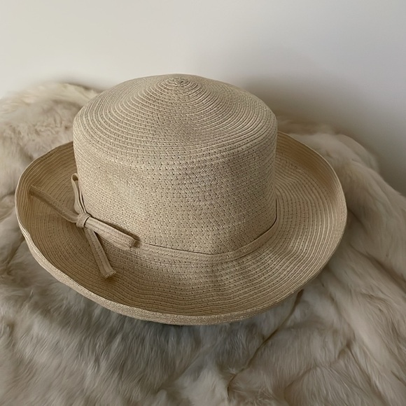 Villager by Liz Clairborne Cream Wide-Brim Packable Hat - Picture 7 of 8